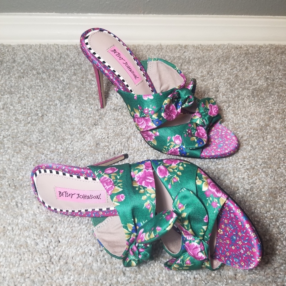 Betsey Johnson dress sandals